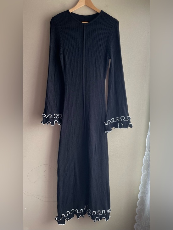 Commense Dresses & Skirts - Commense Black Ribbed Sweater Maxi Dress Contrast Ruffle Cuffs Large